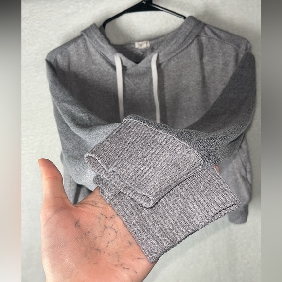 Cropped Hoodie - Picture 5 of 7